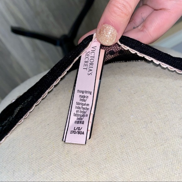 Victoria’s Secret Black Lacey Thong with Pink Bow Detailing | Size L - Picture 2 of 9